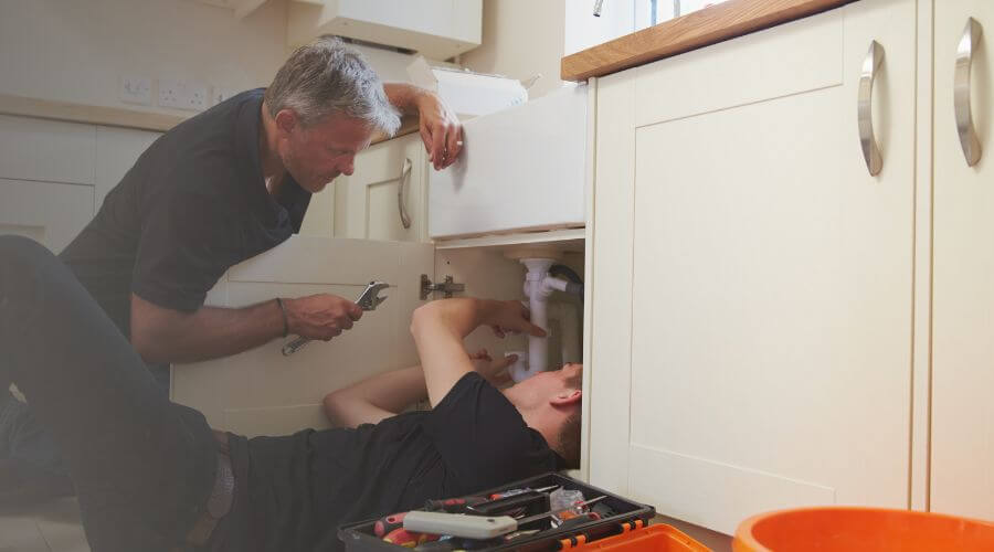 Plumber in Detroit, OR
